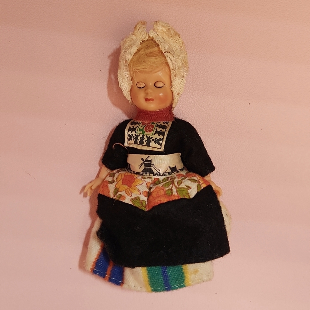 Dutch Netherlands plastic doll 4.5" NO LEGS!